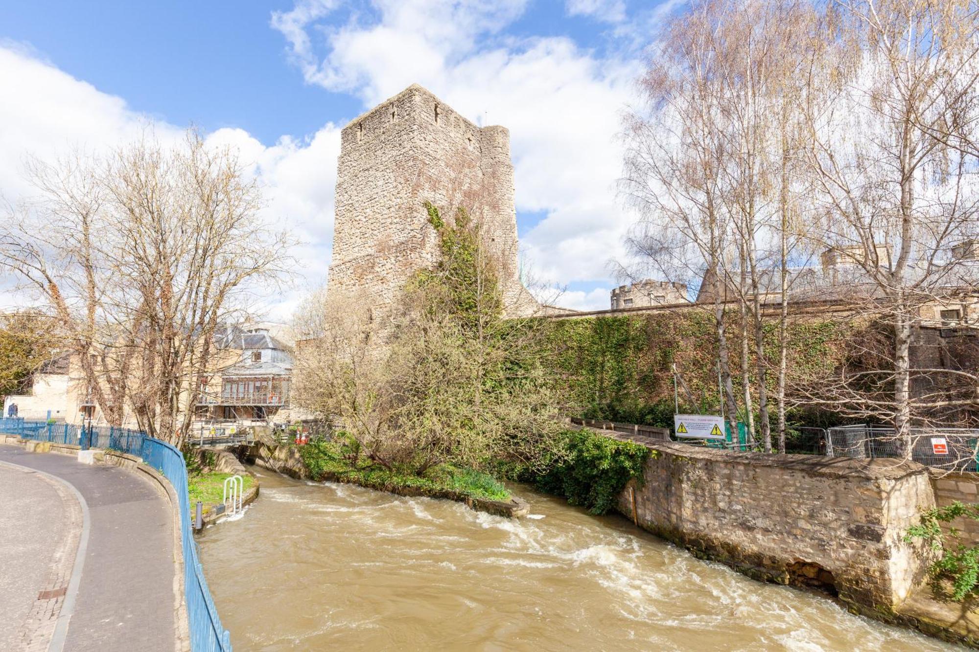 A Gem Nestled In The Heart Of Oxford With Parking! Apartamento Exterior foto