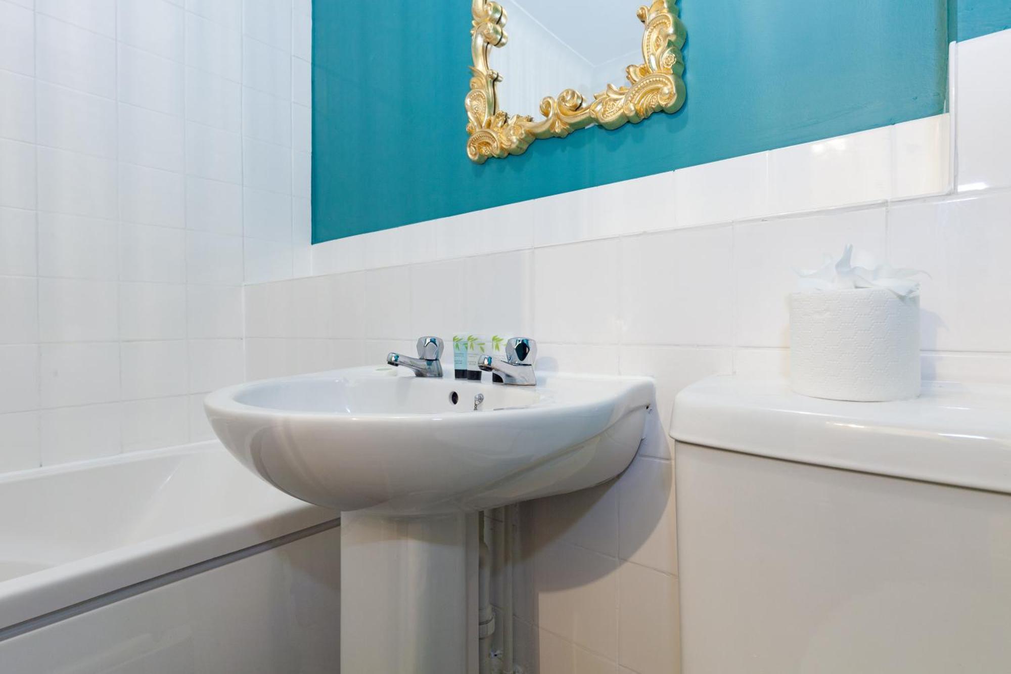 A Gem Nestled In The Heart Of Oxford With Parking! Apartamento Exterior foto