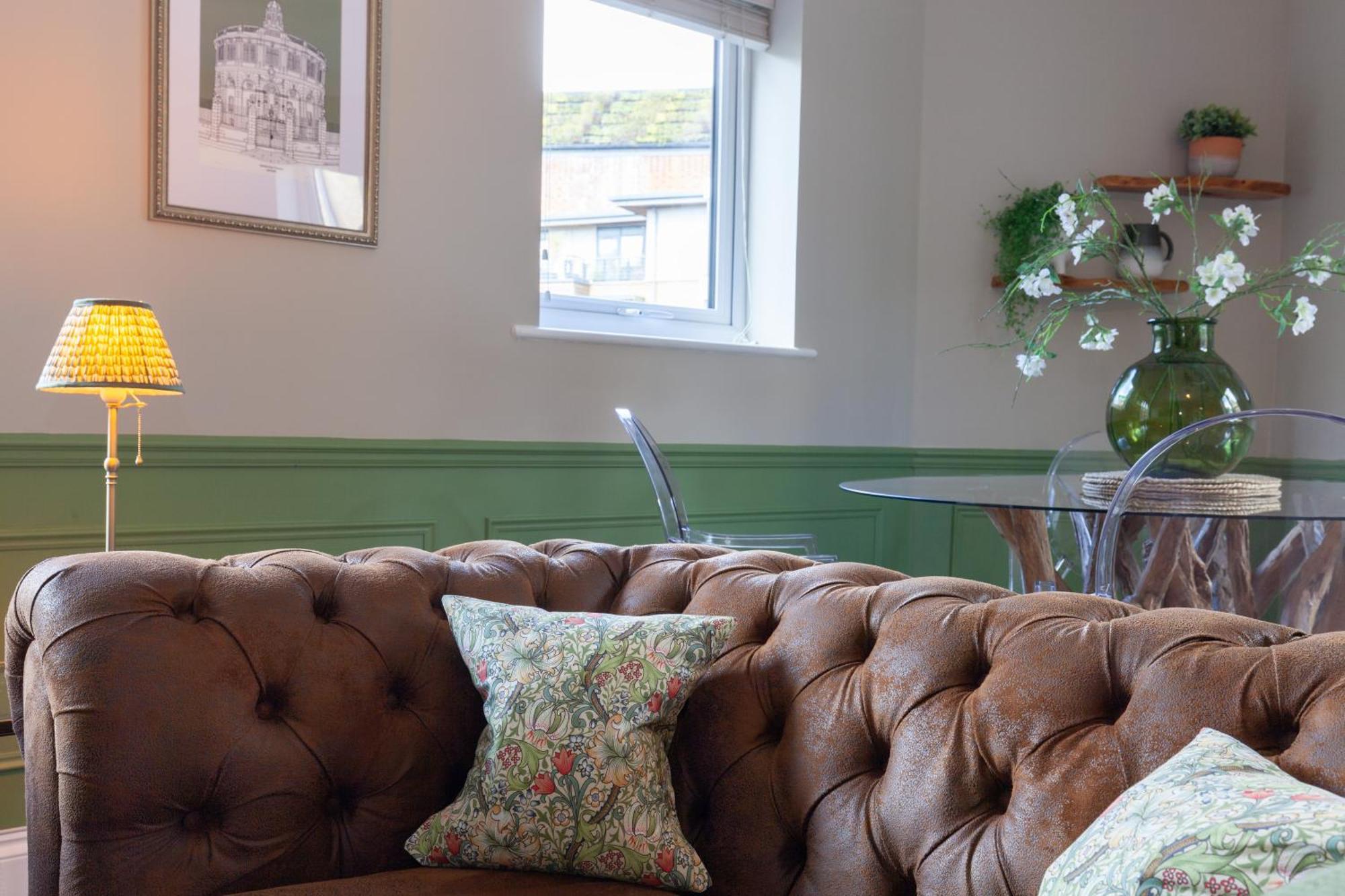 A Gem Nestled In The Heart Of Oxford With Parking! Apartamento Exterior foto